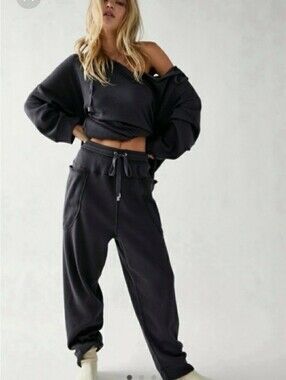 FREE PEOPLE EARLY NIGHT THERMAL SET